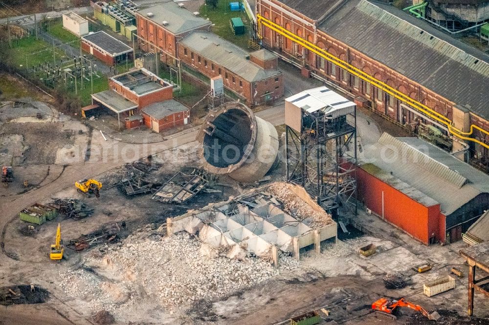 Hamm from above - Demolition work on the site of the Industry- ruins Zeche Heinrich Robert in Hamm in the state North Rhine-Westphalia, Germany