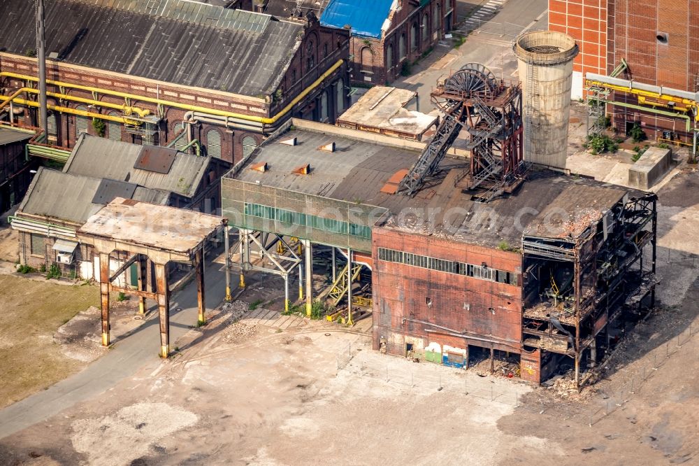 Aerial photograph Hamm - Demolition work on the site of the Industry- ruins Zeche Heinrich Robert in Hamm in the state North Rhine-Westphalia, Germany