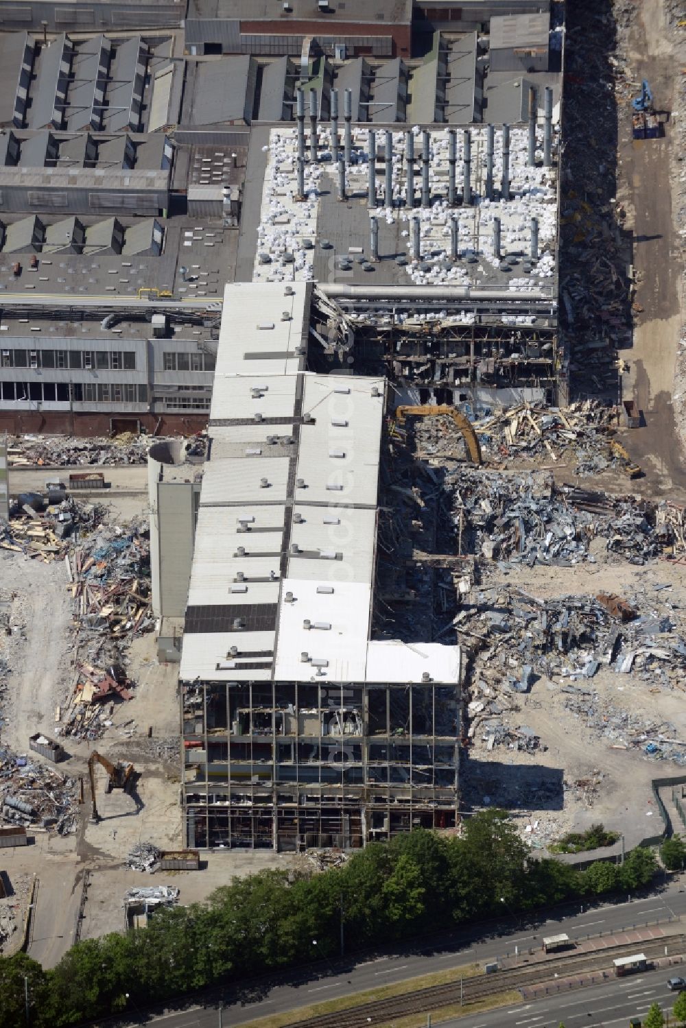 Aerial photograph Bochum - Demolition work on the site of the ruins Opel Werk I in Bochum in the state North Rhine-Westphalia