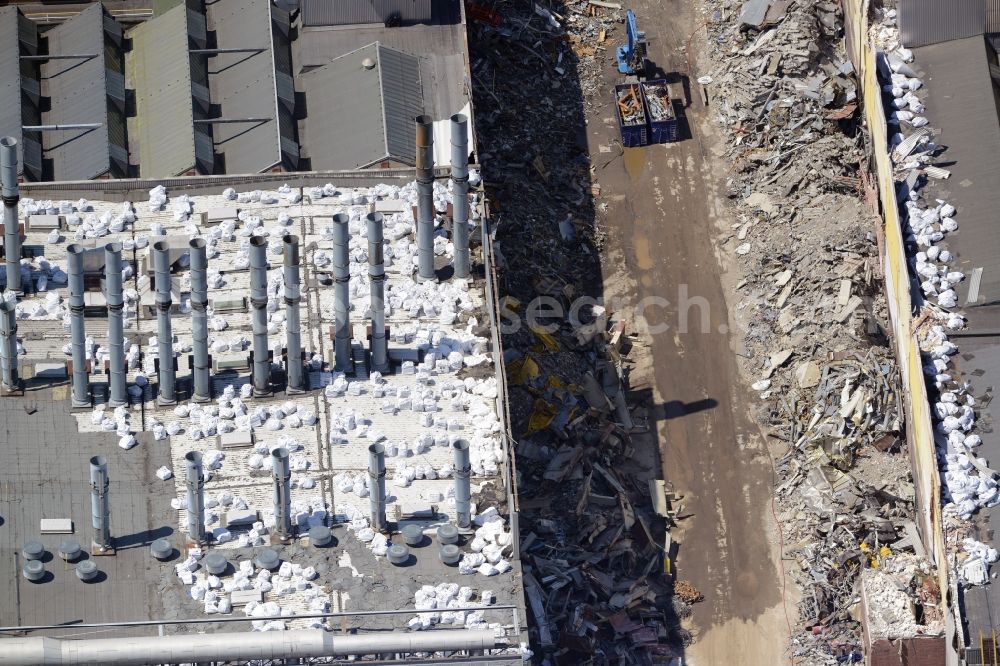 Aerial photograph Bochum - Demolition work on the site of the ruins Opel Werk I in Bochum in the state North Rhine-Westphalia