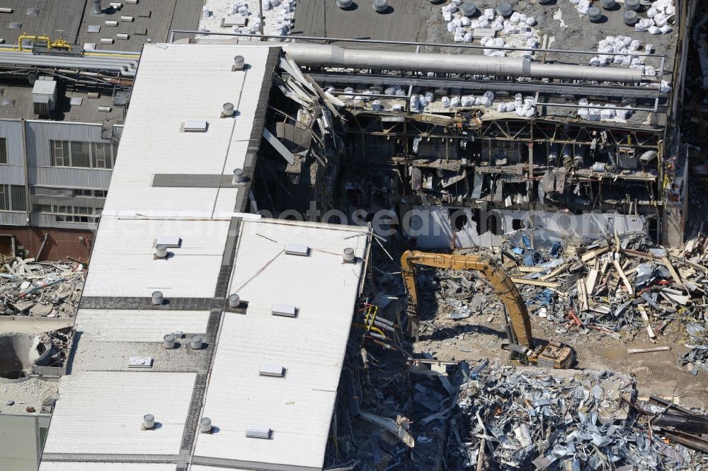 Aerial photograph Bochum - Demolition work on the site of the ruins Opel Werk I in Bochum in the state North Rhine-Westphalia