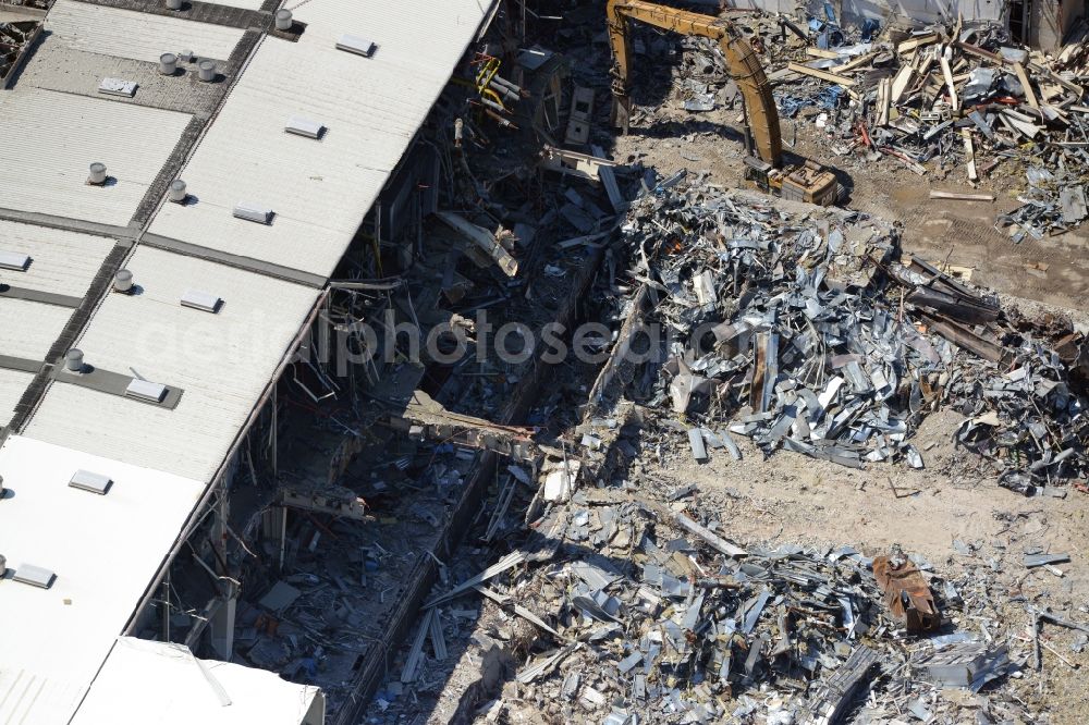 Bochum from above - Demolition work on the site of the ruins Opel Werk I in Bochum in the state North Rhine-Westphalia