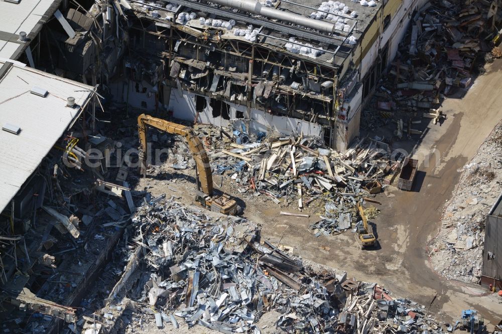 Bochum from the bird's eye view: Demolition work on the site of the ruins Opel Werk I in Bochum in the state North Rhine-Westphalia