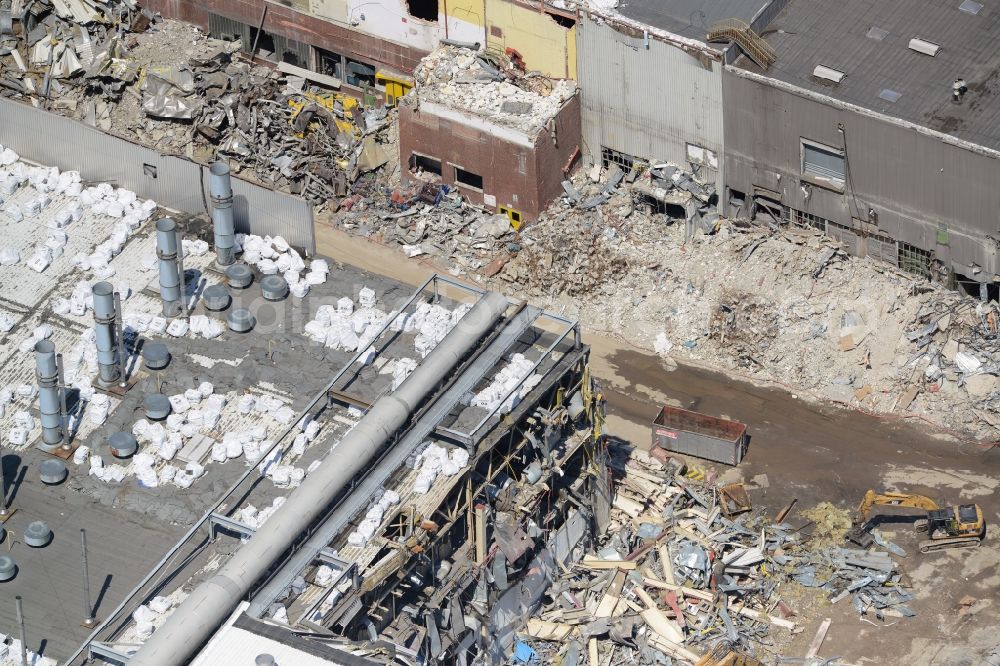 Aerial photograph Bochum - Demolition work on the site of the ruins Opel Werk I in Bochum in the state North Rhine-Westphalia