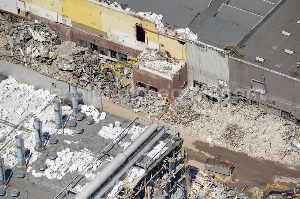 Bochum from above - Demolition work on the site of the ruins Opel Werk I in Bochum in the state North Rhine-Westphalia