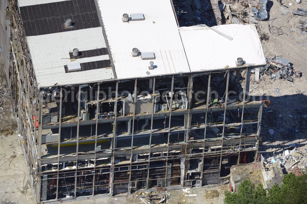 Bochum from above - Demolition work on the site of the ruins Opel Werk I in Bochum in the state North Rhine-Westphalia