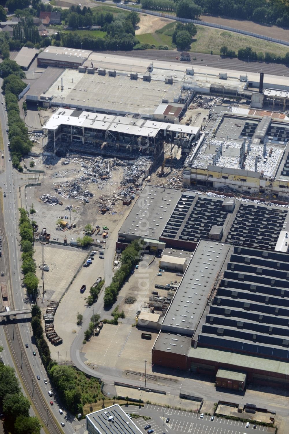 Aerial photograph Bochum - Demolition work on the site of the ruins Opel Werk I in Bochum in the state North Rhine-Westphalia