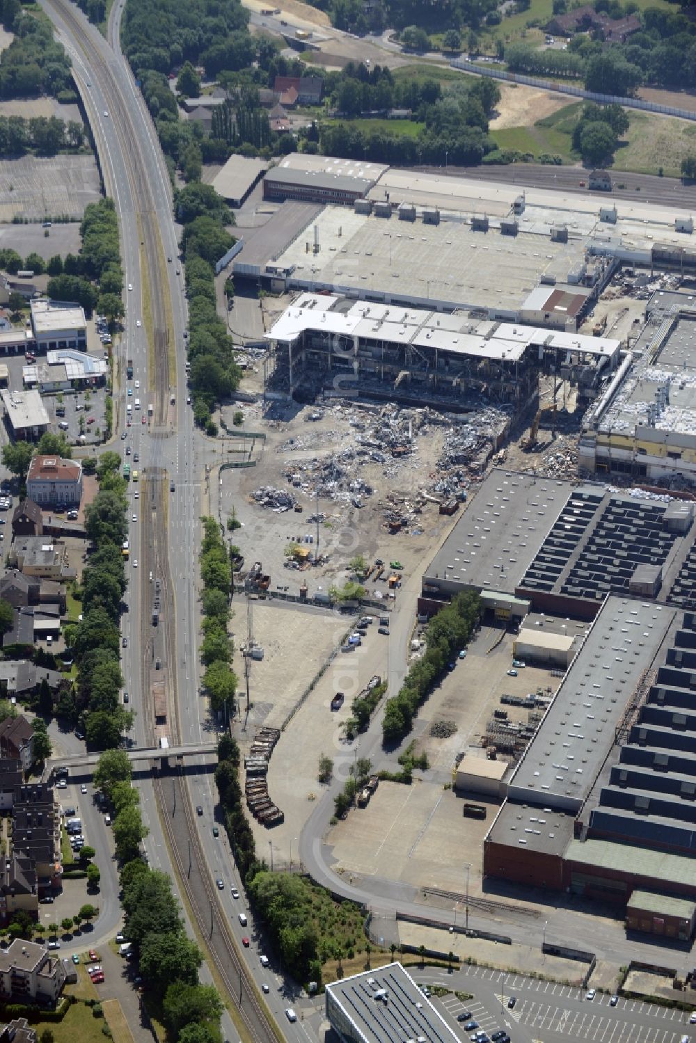 Bochum from above - Demolition work on the site of the ruins Opel Werk I in Bochum in the state North Rhine-Westphalia