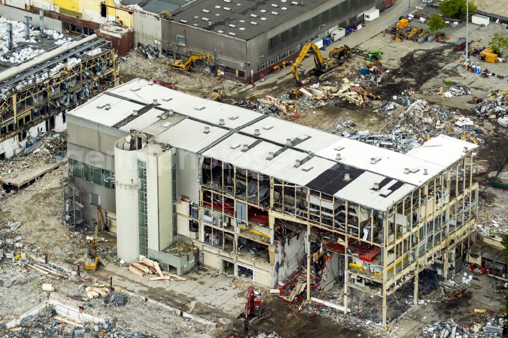 Bochum from above - Demolition work on the site of the ruins Opel Werk I in Bochum in the state North Rhine-Westphalia