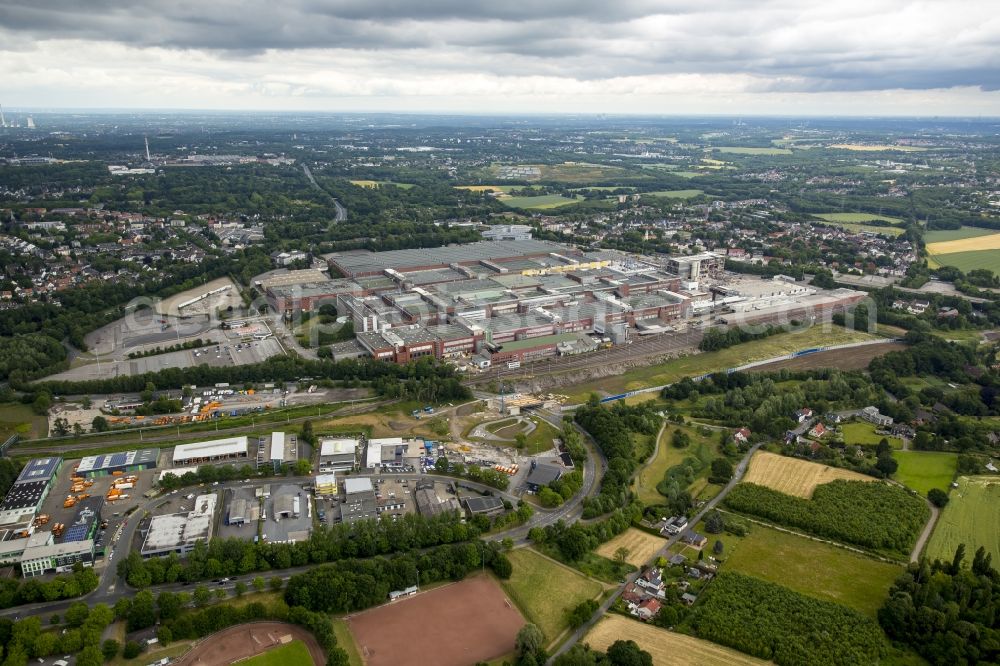 Bochum from the bird's eye view: Demolition work on the site of the ruins Opel Werk I in Bochum in the state North Rhine-Westphalia