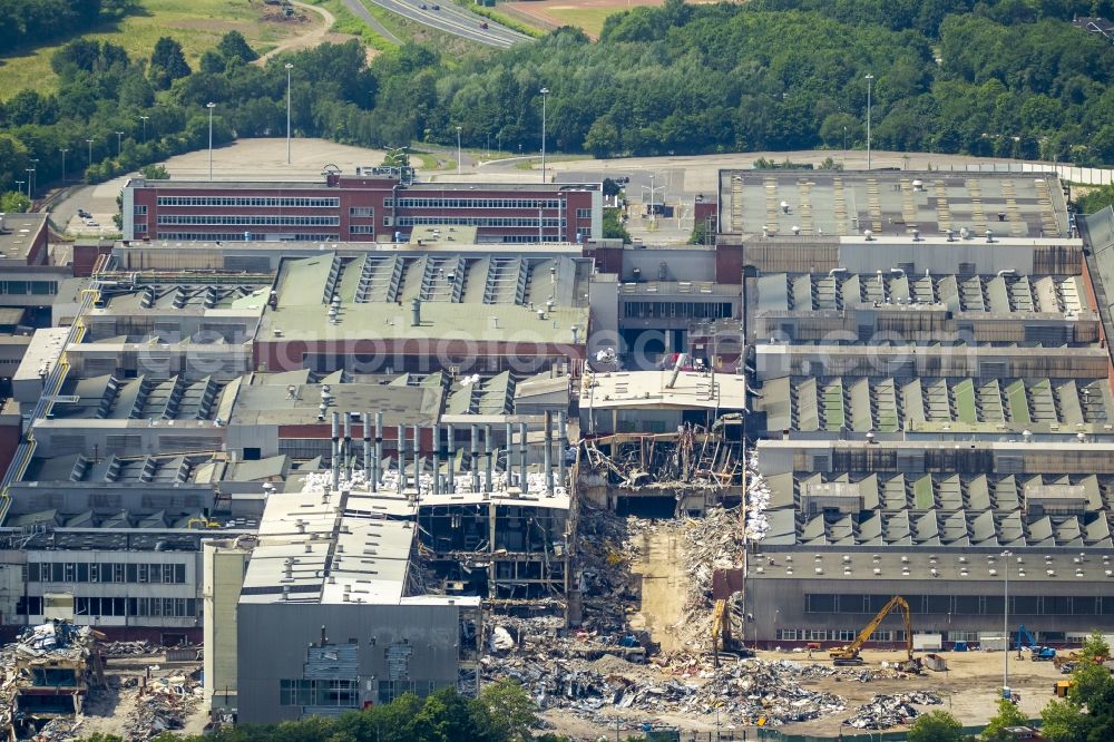 Bochum from the bird's eye view: Demolition work on the site of the ruins Opel Werk I in Bochum in the state North Rhine-Westphalia