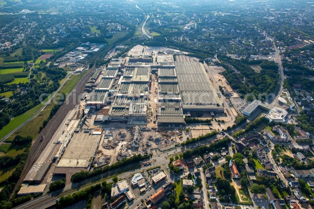 Bochum from the bird's eye view: Demolition work on the site of the ruins Opel Werk I in Bochum in the state North Rhine-Westphalia