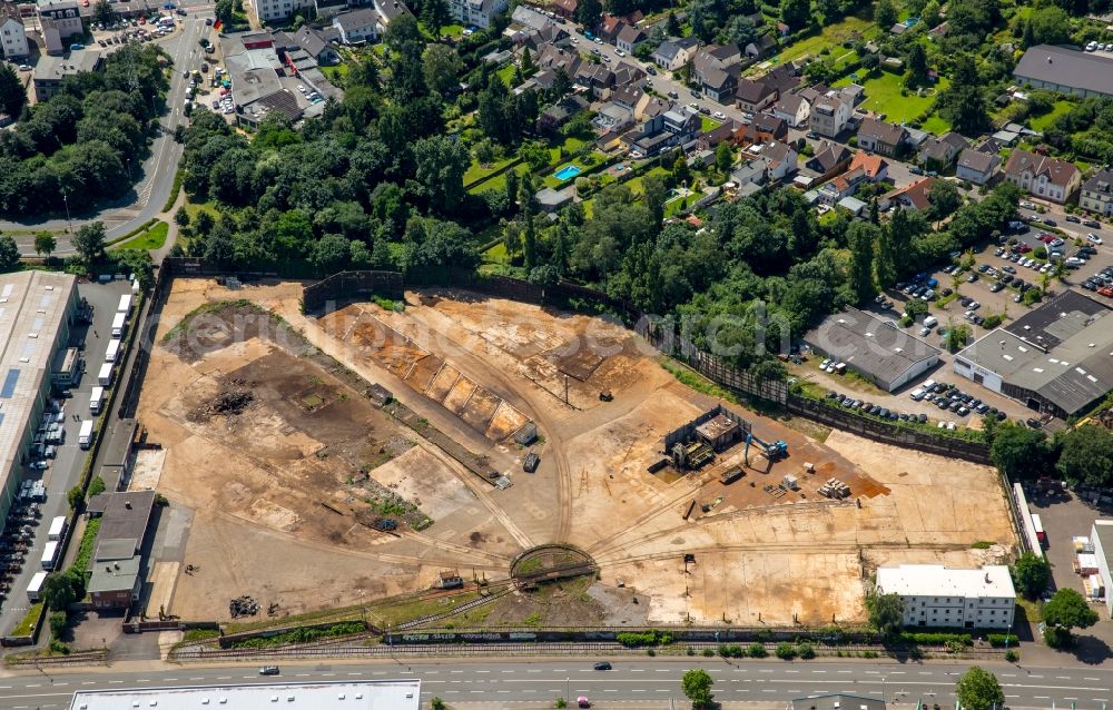 Mülheim an der Ruhr from the bird's eye view: Demolition work on the site of the junk and scrap metal yard Paul Jost on Weseler Strasse in Muelheim on the Ruhr in the state of North Rhine-Westphalia