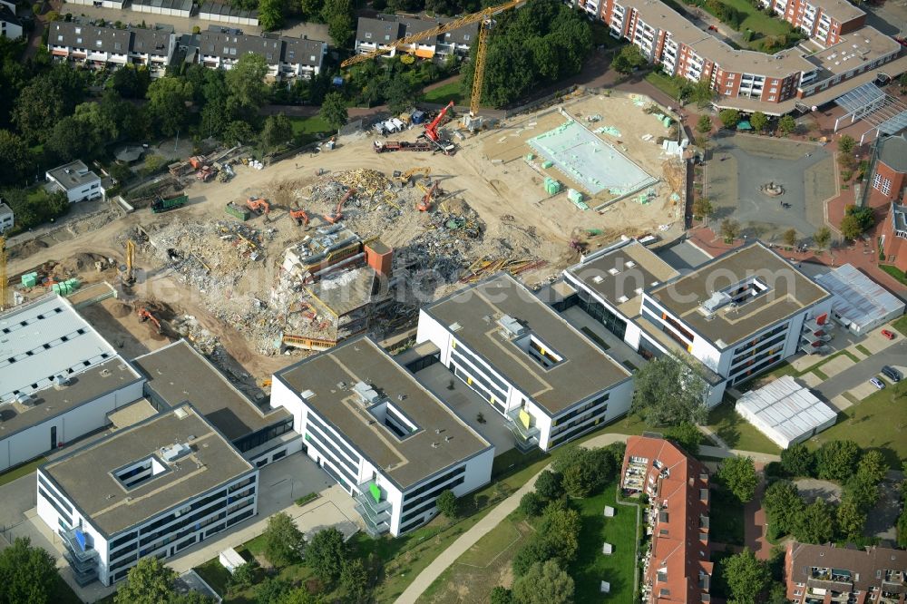 Hannover from above - Demolition work of school building of the Integrierte Gesamtschule Muehlenberg in Hannover in the state Lower Saxony