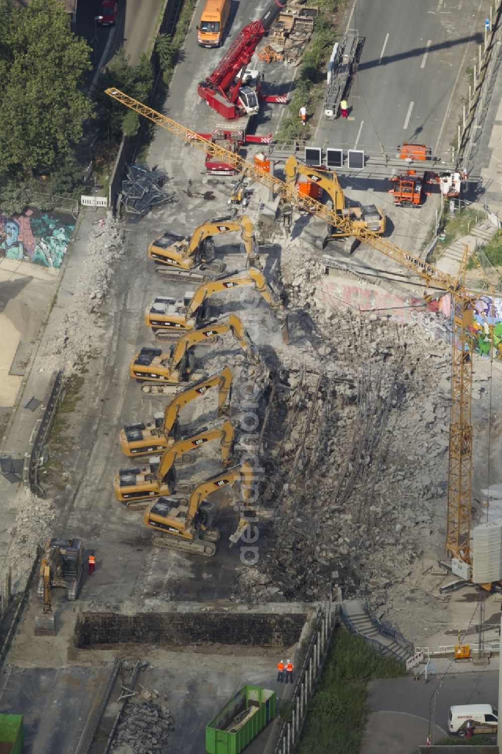 Essen from above - View of the demolition of the bridge at the town forest known as the big road to motorway A40 in Essen in North Rhine-Westphalia. The demolition work was carried out on behalf of the State Road Construction North Rhine-Westphalia (Road Authority) by the excavator company F. Beißner GmbH