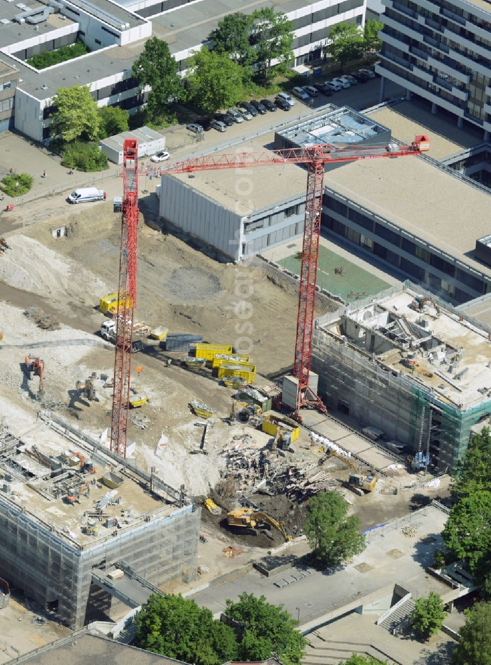 Aerial photograph Bochum - Demolition work on the campus Ruhr-Universitaet Bochum in North Rhine-Westphalia. The building IA and IB - engineering building of Ruhr University Bochum are due to hazardous PCB - load demolished and rebuilt