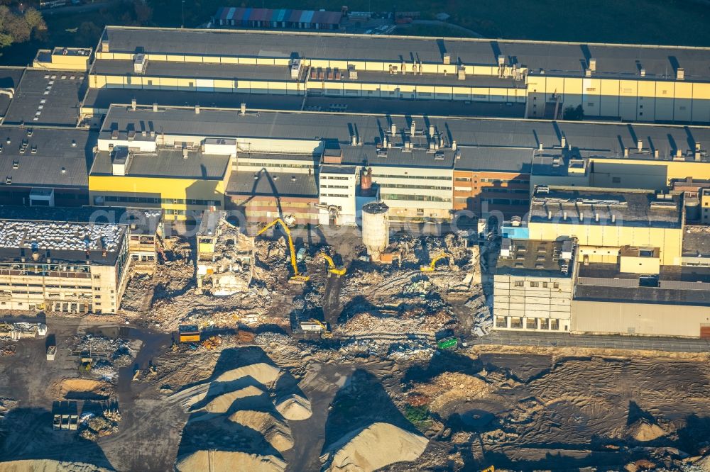 Duisburg from above - Demolition works on Building and production halls on the premises of former paper factory Norske Skog and of Papierfabrik Haindl in the district Walsum in Duisburg in the state North Rhine-Westphalia, Germany