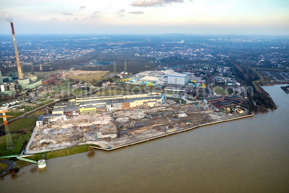 Walsum from the bird's eye view: Demolition works on Building and production halls on the premises of former paper factory Norske Skog and of Papierfabrik Haindl in the district Walsum in Duisburg in the state North Rhine-Westphalia, Germany