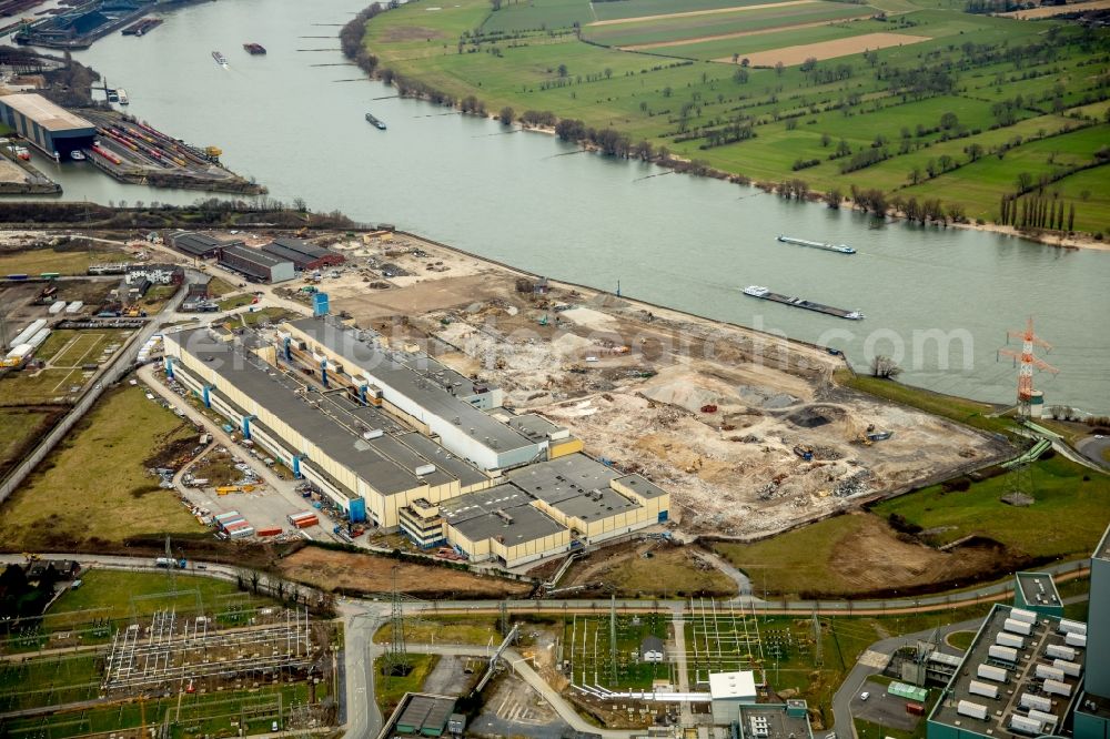 Duisburg from above - Demolition works on Building and production halls on the premises of former paper factory Norske Skog and of Papierfabrik Haindl in the district Walsum in Duisburg in the state North Rhine-Westphalia, Germany