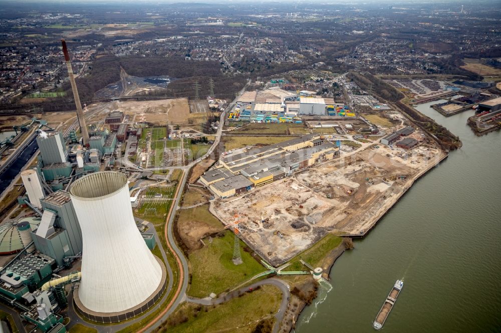 Aerial photograph Duisburg - Demolition works on Building and production halls on the premises of former paper factory Norske Skog and of Papierfabrik Haindl in the district Walsum in Duisburg in the state North Rhine-Westphalia, Germany