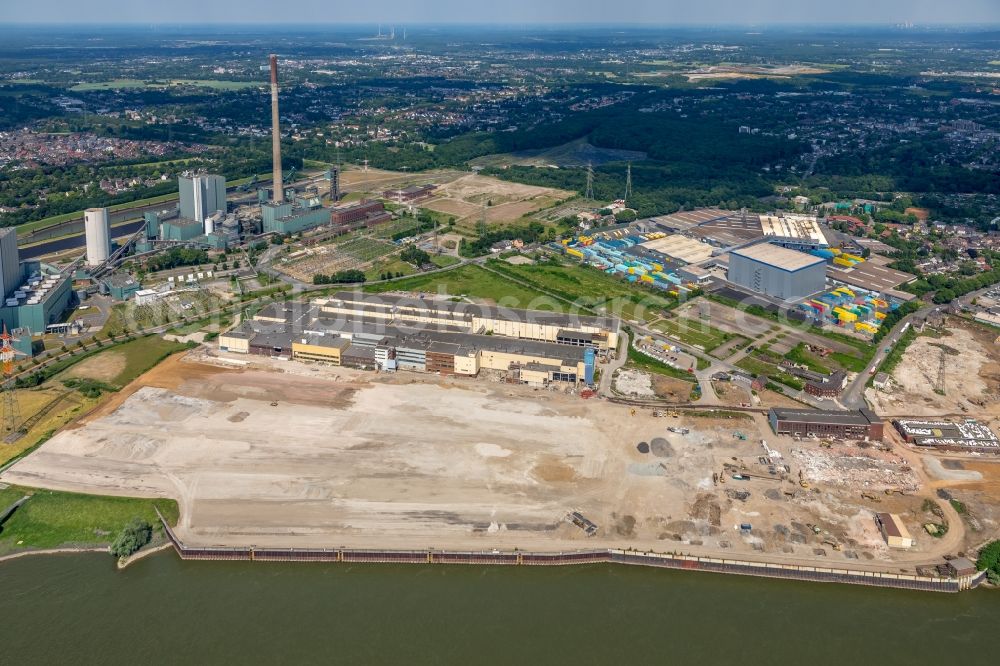 Aerial photograph Duisburg - Demolition works on Building and production halls on the premises of former paper factory Norske Skog and of Papierfabrik Haindl in the district Walsum in Duisburg in the state North Rhine-Westphalia, Germany