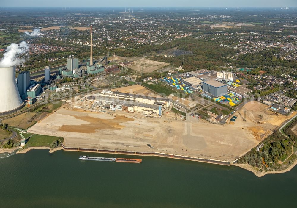 Aerial photograph Duisburg - Demolition works on Building and production halls on the premises of former paper factory Norske Skog and of Papierfabrik Haindl in the district Walsum in Duisburg in the state North Rhine-Westphalia, Germany