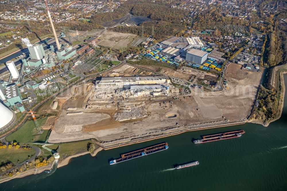 Aerial photograph Duisburg - Demolition works on Building and production halls on the premises of former paper factory Norske Skog and of Papierfabrik Haindl in the district Walsum in Duisburg in the state North Rhine-Westphalia, Germany