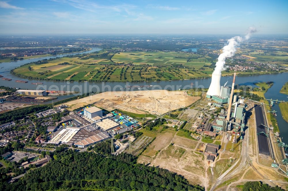 Aerial photograph Duisburg - Demolition works on Building and production halls on the premises of former paper factory Norske Skog and of Papierfabrik Haindl in the district Walsum in Duisburg in the state North Rhine-Westphalia, Germany