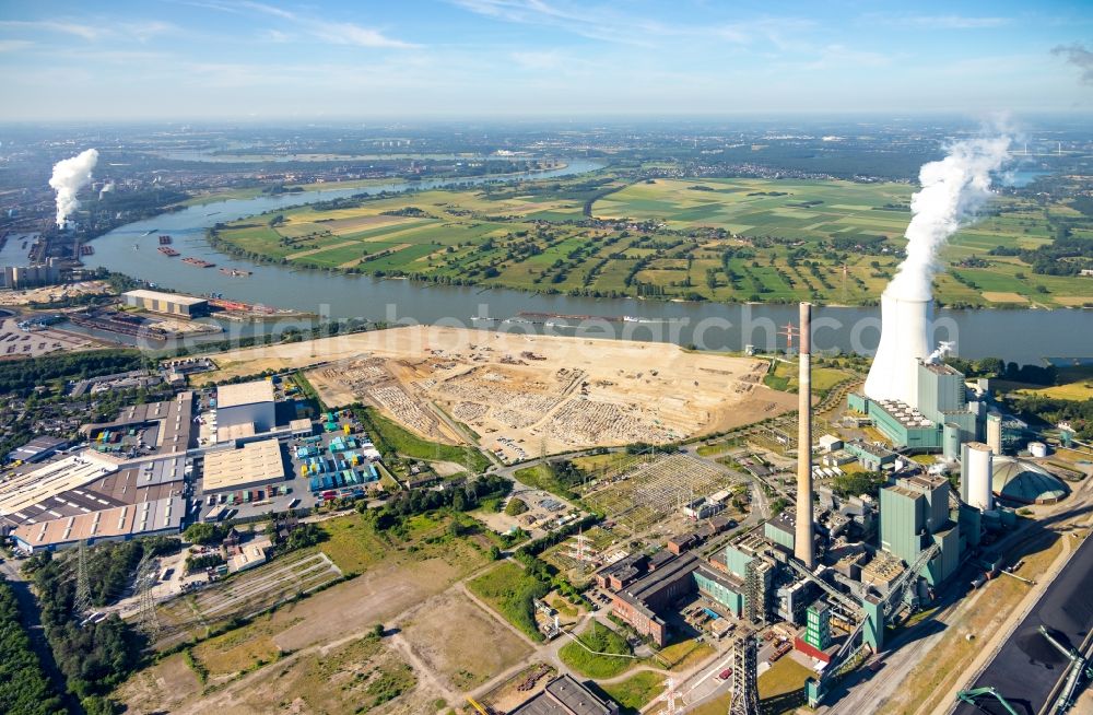 Aerial photograph Duisburg - Demolition works on Building and production halls on the premises of former paper factory Norske Skog and of Papierfabrik Haindl in the district Walsum in Duisburg in the state North Rhine-Westphalia, Germany