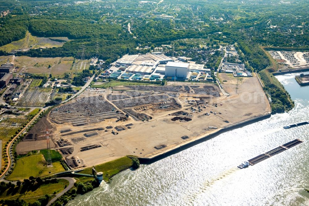 Aerial photograph Duisburg - Demolition works on Building and production halls on the premises of former paper factory Norske Skog and of Papierfabrik Haindl in the district Walsum in Duisburg in the state North Rhine-Westphalia, Germany