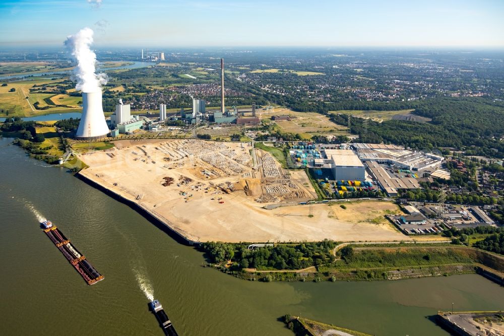 Aerial image Duisburg - Demolition works on Building and production halls on the premises of former paper factory Norske Skog and of Papierfabrik Haindl in the district Walsum in Duisburg in the state North Rhine-Westphalia, Germany