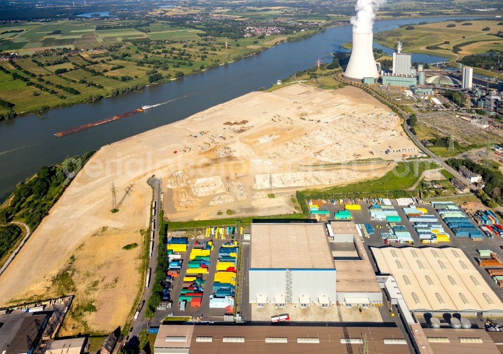 Aerial image Duisburg - Demolition works on Building and production halls on the premises of former paper factory Norske Skog and of Papierfabrik Haindl in the district Walsum in Duisburg in the state North Rhine-Westphalia, Germany