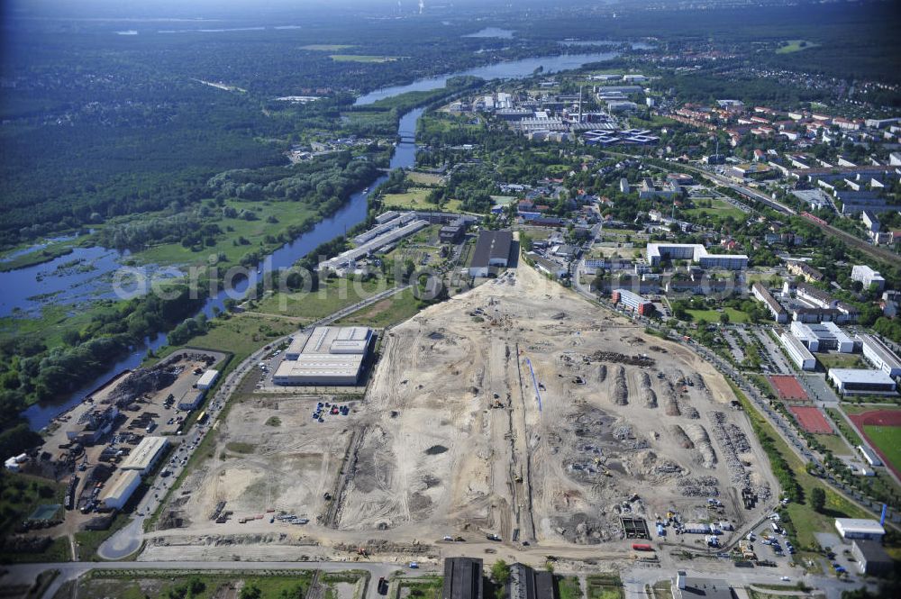 Aerial image Hennigsdorf - Blick auf Abrissfläche / Planfläche des ehemaligen Walzwerkhallen an der Fabrikstraße im Gewerbegebiet Nord. Bis 2011 soll die Erschließung des Areals abgeschlossen sein. Kontakt: GKI -Gesellschaft für kommunale Immobiliendienstleistung mbH -