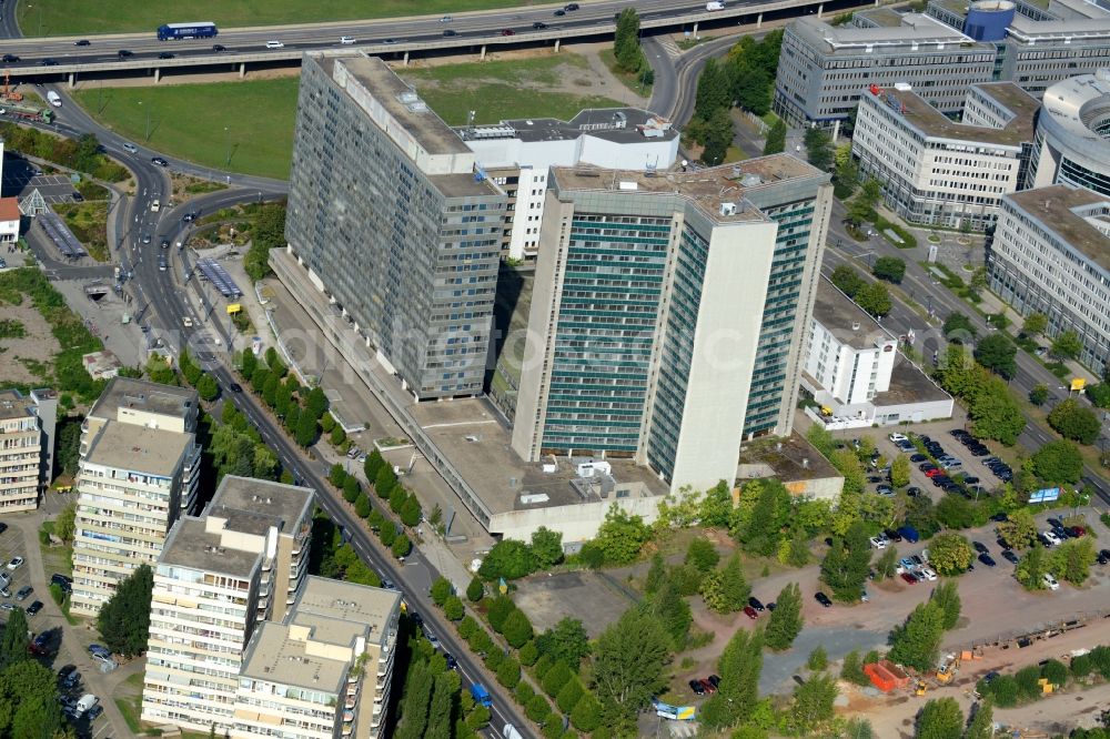 Aerial photograph Offenbach am Main - Demolition area of office buildings Home Berliner Strasse in Offenbach am Main in the state Hesse