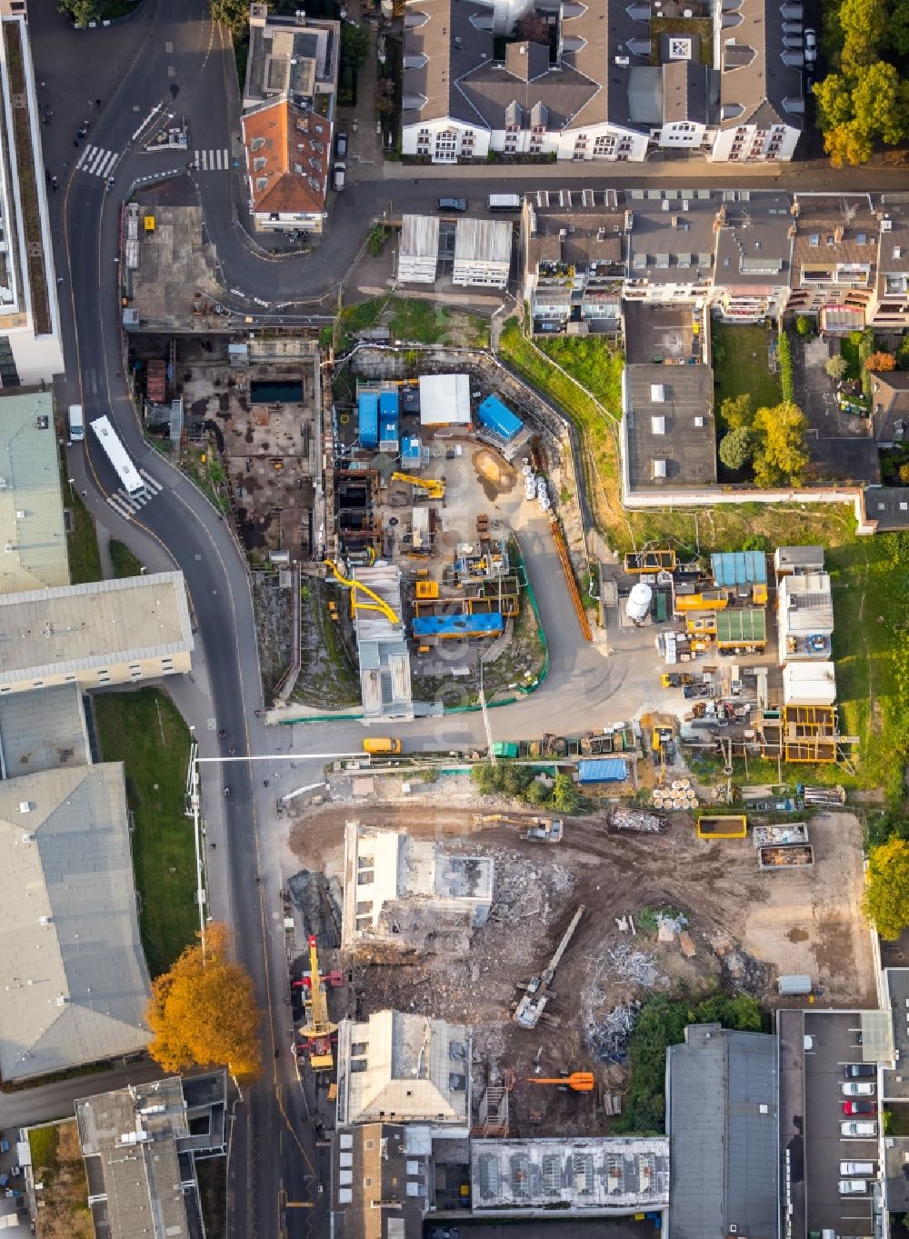 Köln from the bird's eye view: Demolition area of office buildings Home ehemaligen Sitz of Rheinisch-Westfaelischen Genossenschaftsbank on Severinstrasse in the district Innenstadt in Cologne in the state North Rhine-Westphalia, Germany