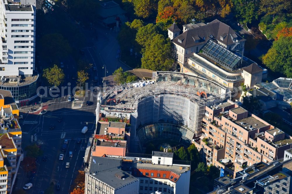 Aerial image Berlin - Demolition area of office buildings Home of formerly headquarter of Berliner Volksbank on Budapester Strasse corner Kurfuerstenstrasse in the district Mitte in Berlin, Germany