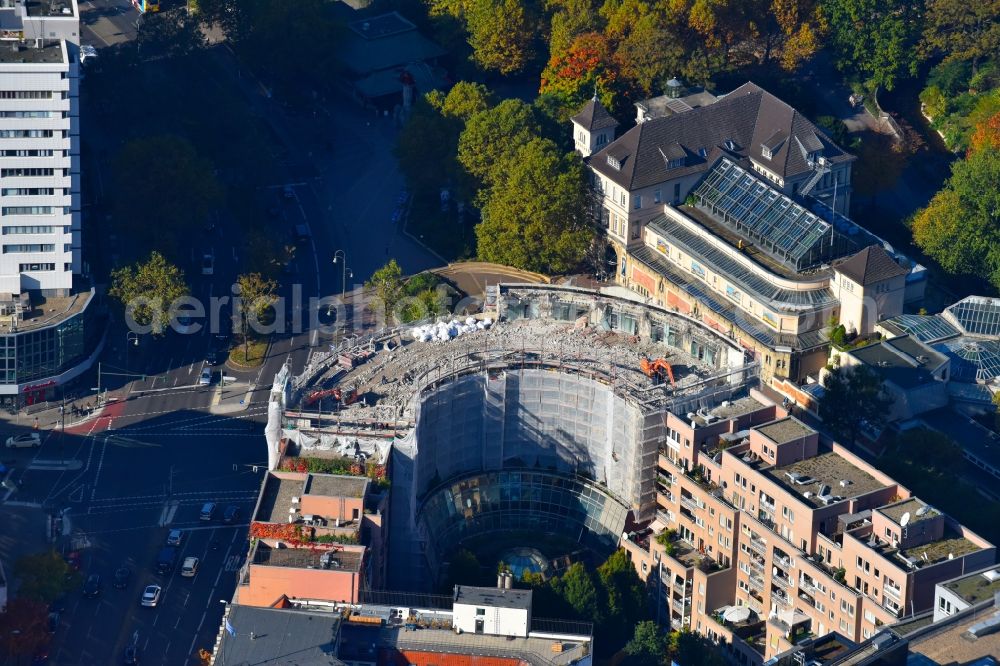 Aerial photograph Berlin - Demolition area of office buildings Home of formerly headquarter of Berliner Volksbank on Budapester Strasse corner Kurfuerstenstrasse in the district Mitte in Berlin, Germany