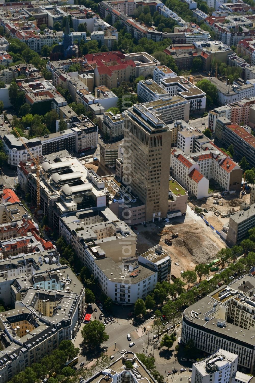 Berlin from the bird's eye view: Demolition area of office buildings Home on Kurfuerstendamm-Karree in the district Charlottenburg in Berlin, Germany