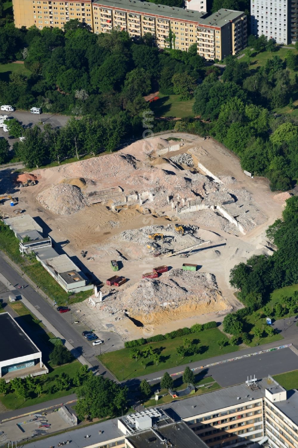 Aerial image Dresden - Demolition area of office buildings Home Robotron - Komplex on Zinzendorfstrasse in the district Altstadt in Dresden in the state Saxony, Germany