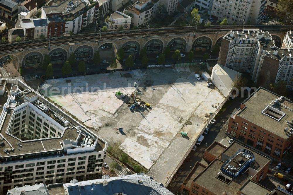 Issy-les-Moulineaux from above - Demolition area of office buildings Home Rue Rene Jacques in Issy-les-Moulineaux in Ile-de-France, France