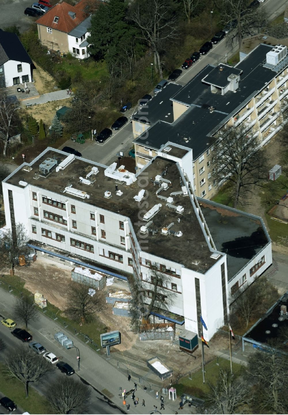 Aerial photograph Berlin - Clinic Demolition area of DRK Klinik fuer Paediatrie m.S. Pneumologie u. Immunologie - CBF on Hindenburgdamm in Berlin in Germany