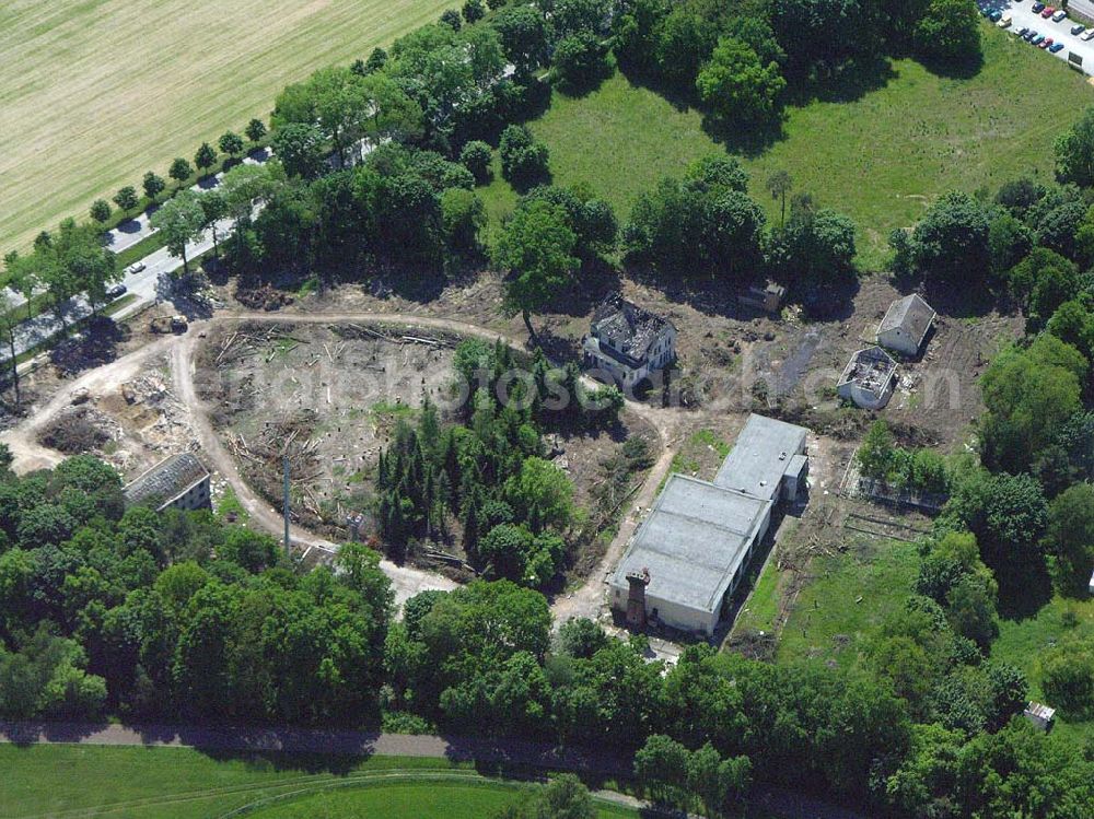 Dahlwitz-Hoppegarten from above - Abrissfläche an den Verwaltungsgebäuden des ehem. Zentralzirkus der DDR an der B1 in Dahlwitz-Hoppegarten. 01.01.1960 Der Zentralzirkus der DDR wird gegründet. Er besteht aus den Zirkussen Busch, Aeros und Berolina