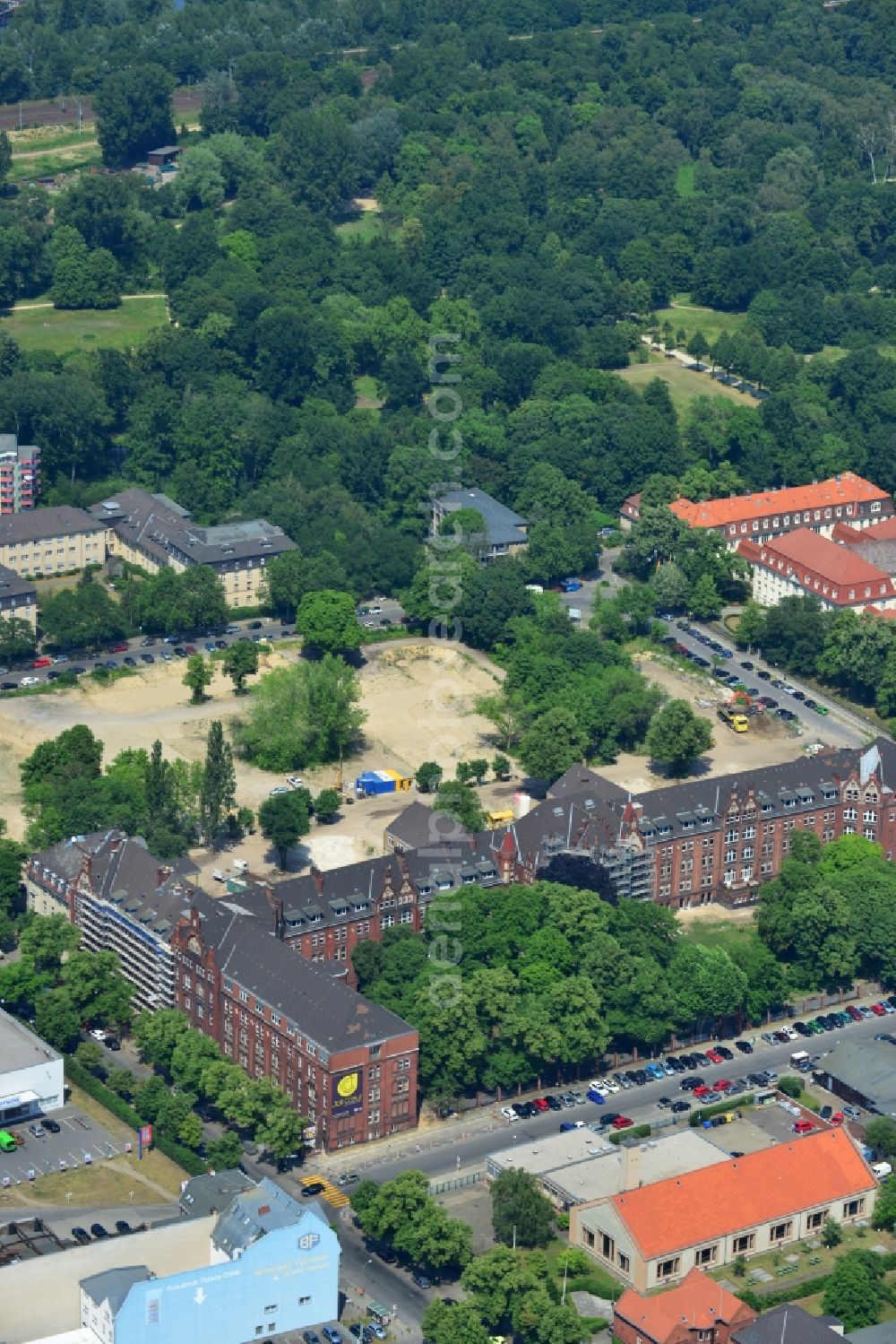 Berlin from the bird's eye view: Demolition site of the former women's clinic in Berlin - Charlottenburg