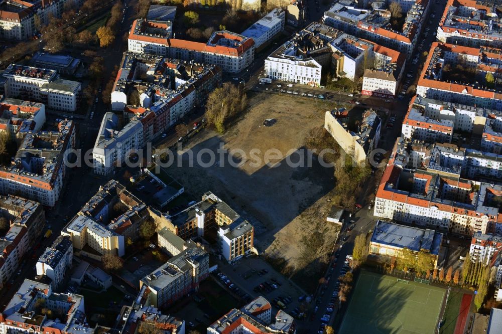 Berlin from the bird's eye view: View at the site of the demolished former company building of the Freudenberg Sealing Products GmbH & Co. in Berlin Friedrichshain at the Boxhagener Street