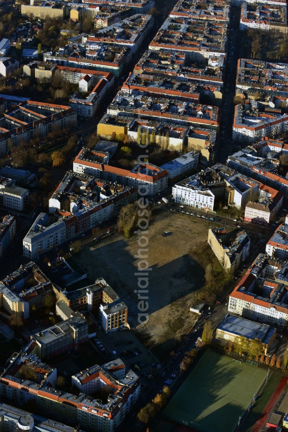 Aerial photograph Berlin - View at the site of the demolished former company building of the Freudenberg Sealing Products GmbH & Co. in Berlin Friedrichshain at the Boxhagener Street