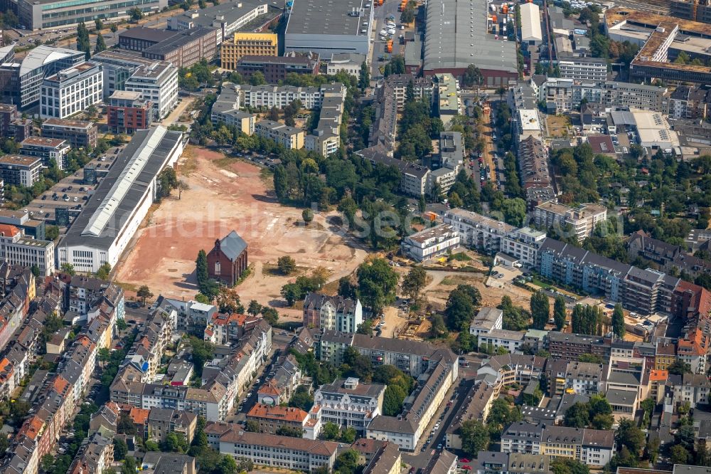 Düsseldorf from above - Demolition area of the former prison Ulmer Hoeh on Ulmenstrasse in the district Derendorf Duesseldorf in the state North Rhine-Westphalia. The area is mainly intended for housing construction