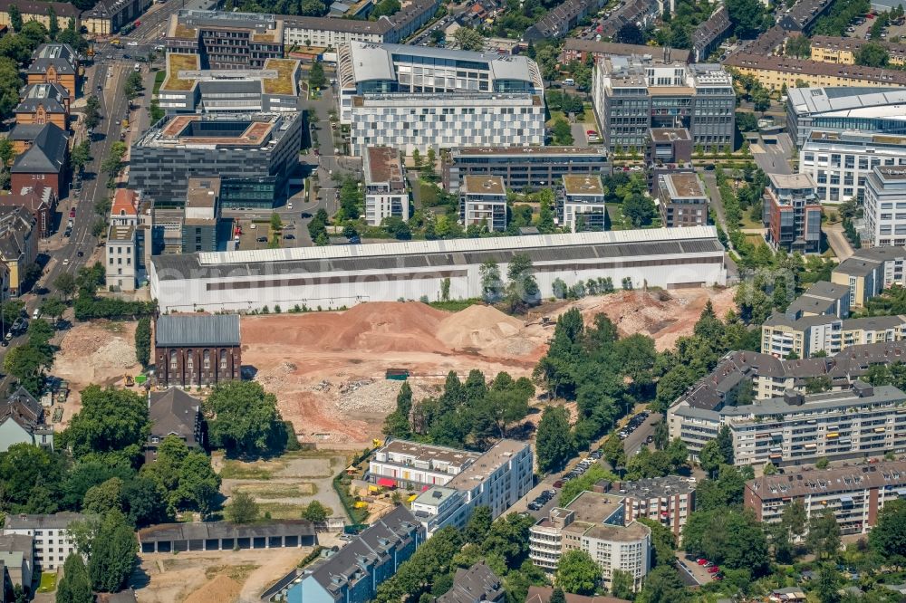 Düsseldorf from above - Demolition area of the former prison Ulmer Hoeh on Ulmenstrasse in the district Derendorf Duesseldorf in the state North Rhine-Westphalia. The area is mainly intended for housing construction