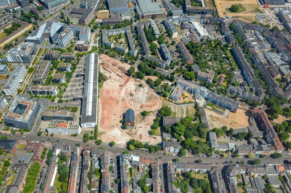 Düsseldorf from the bird's eye view: Demolition area of the former prison Ulmer Hoeh on Ulmenstrasse in the district Derendorf Duesseldorf in the state North Rhine-Westphalia. The area is mainly intended for housing construction