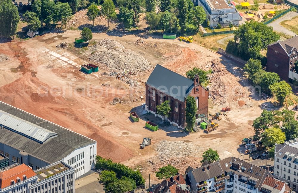 Düsseldorf from above - Demolition area of the former prison Ulmer Hoeh on Ulmenstrasse in the district Derendorf Duesseldorf in the state North Rhine-Westphalia. The area is mainly intended for housing construction