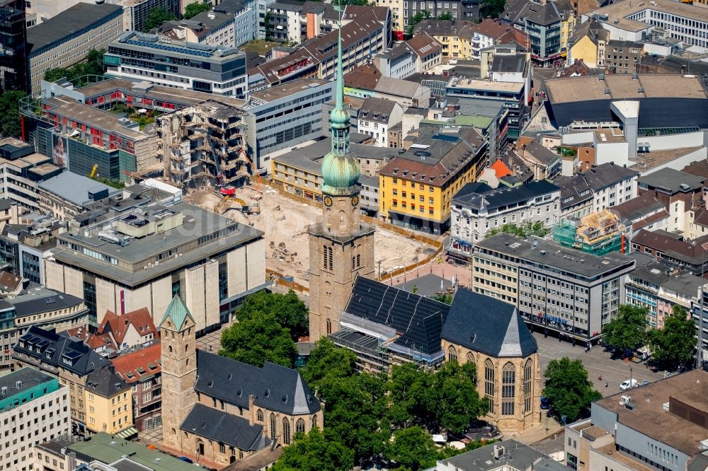 Dortmund from above - Demolition work on the ruins of the former store building on Kampstrasse in Dortmund in the state North Rhine-Westphalia, Germany